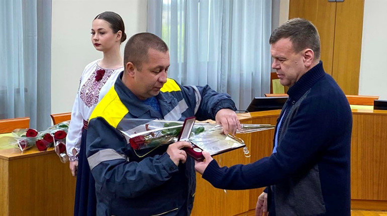 Двоє біляївців отримали відзнаку Президента "За оборону України": вони енергетики