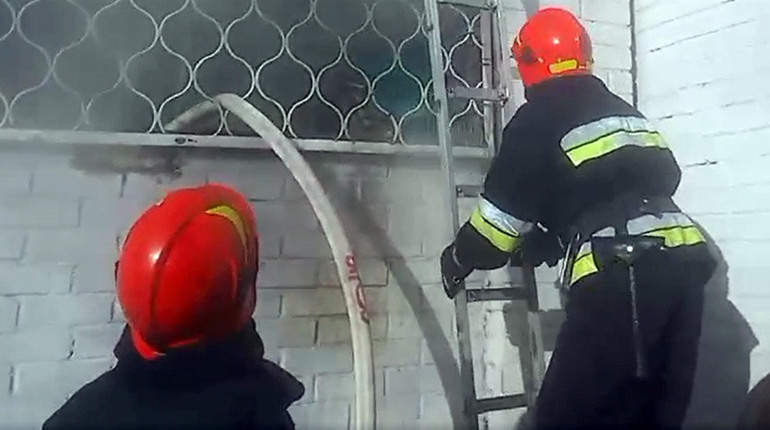 У Нетішині під час пожежі врятували двох людей: подробиці