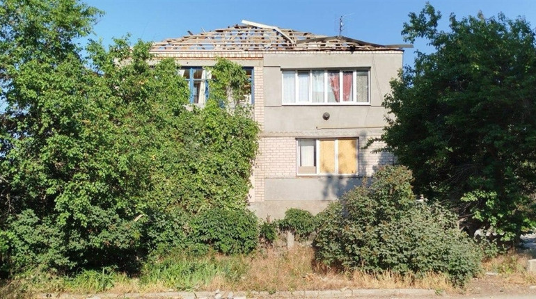 На Херсонщині російські терористи завдали ударів по соціальній інфраструктурі та житловим кварталам