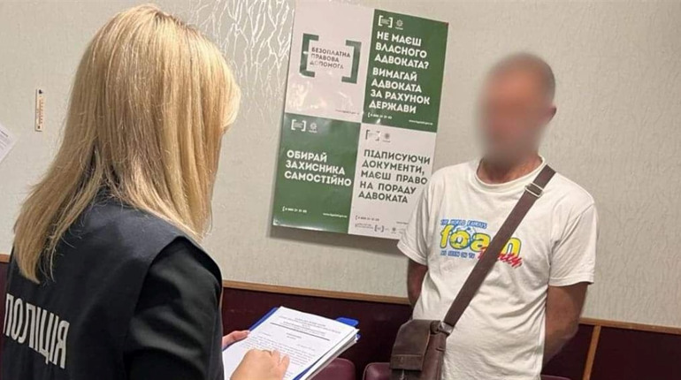У Первомайську затримали чоловіка, якого підозрюють у недавньому пограбуванні поблизу гімназії