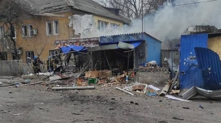 Наслідки ворожого обстрілу Курахового 7 грудня. Фото та відео