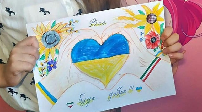 Кременецькі школярі долучилися до флешмобу на підтримку України та Італії 