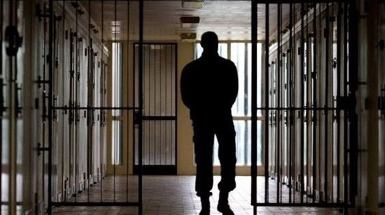 Обікрав на понад 40 тис. грн: Херсонця відправили за ґрати за пограбування магазину