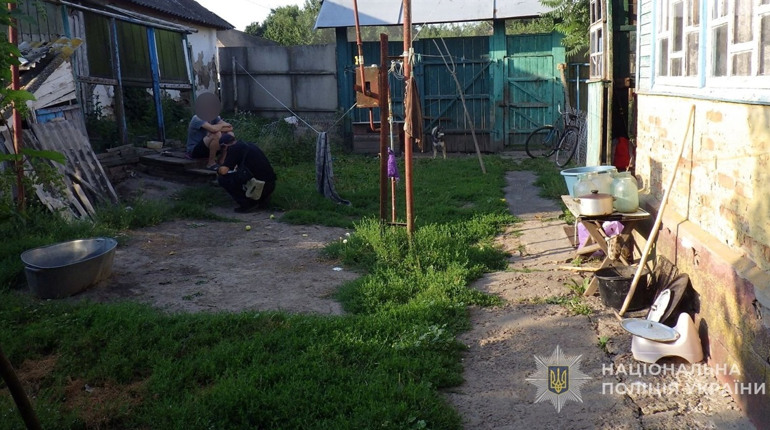 Трагедія на Сумщині: батьки заморили голодом немовля
