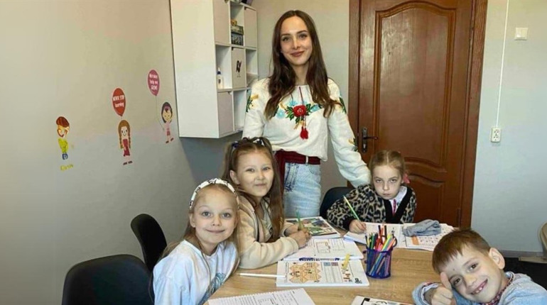 Вчителька з Сарненського району виграла грант на створення школи англійської
