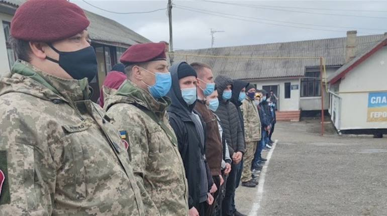 Юнаки 2005 року народження мають прийти до призовних дільниць відділів Чернівецького РТЦК та СП