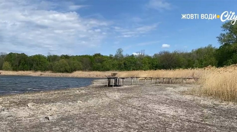 Чому падає рівень води у місцевих водоймах: відео
