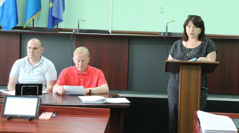Виконком у Біляївці: надали жителям матеріальну допомогу, затвердили схему сміттєвих контейнерів