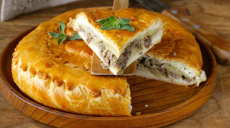 Рецепт дня: заливний пиріг з фаршем
