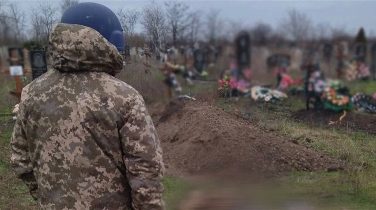 Правоохоронці ексгумували два тіла загиблих у квітні жителів Херсонської області