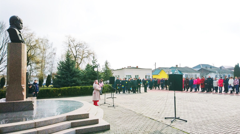 У Володимирці урочисто відзначили 206-у річницю з дня народження Тараса Шевченка