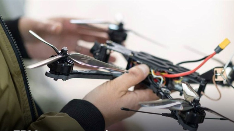 Українці можуть пройти безкоштовне навчання і збирати FPV-дрони вдома. Реакція соцмереж