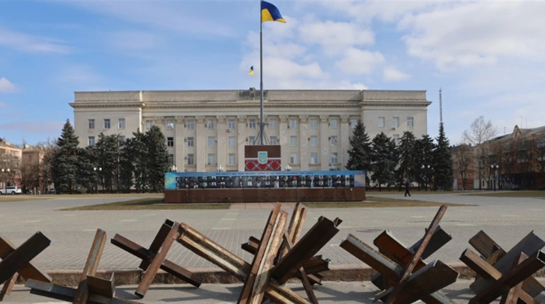 Херсонська облрада позбавляє колаборантів і зрадників мандатів