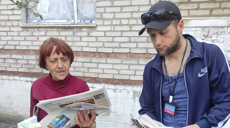 Як росіяни поширюють пропаганду у Волновасі, повертаючи місто у радянські часи
