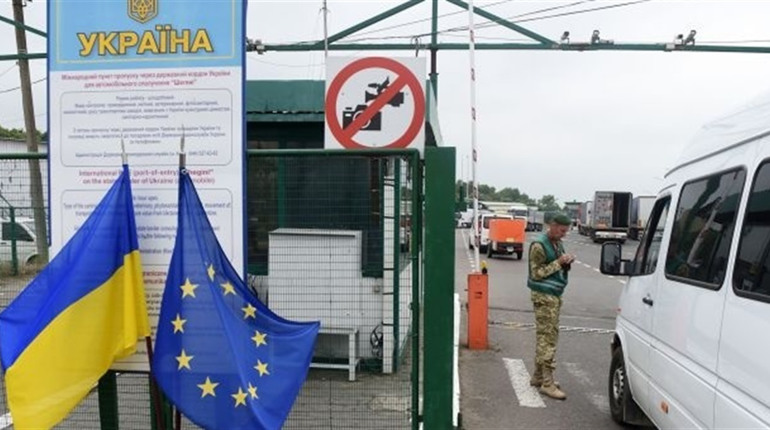 Українці не зможуть виїхати за кордон за довідкою про інвалідність: які документи тепер потрібні
