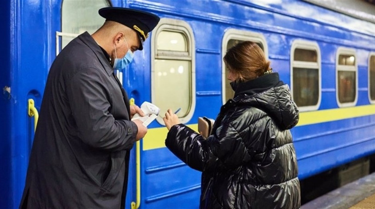 Нові правила від «Укрзалізниці»: яких пасажирів не пустять у потяг