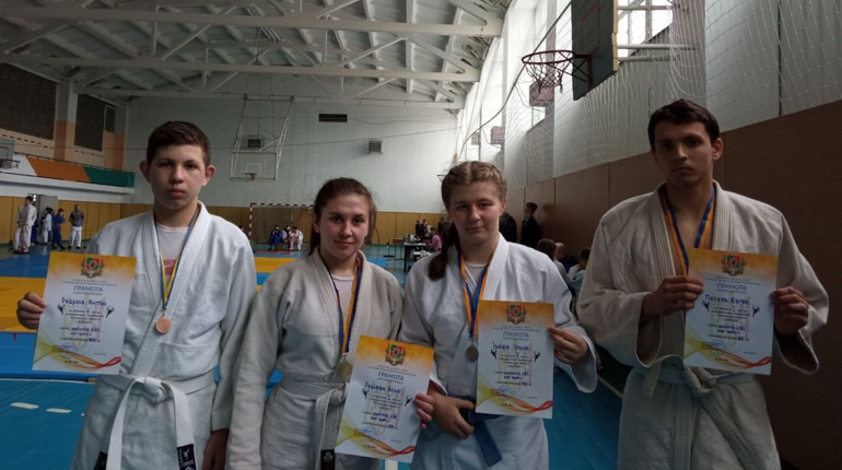 Дзюдоїсти зі Сватового вибороли 7 призових місць на Чемпіонаті Луганської області: подробиці