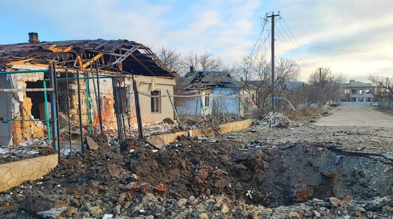 Ворожі обстріли на Херсонщині: пошкоджені будинки, школа, дитсадочок (ФОТО)
