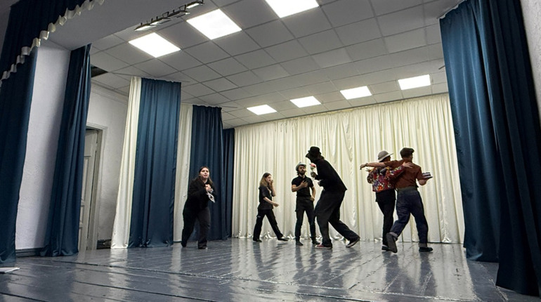 Театр під час війни: як живе первомайський Atoms і чим дихає сцена сьогодні