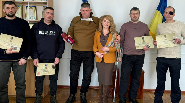 Пʼятеро Захисників у Жмеринці отримали державні нагороди за відвагу та честь