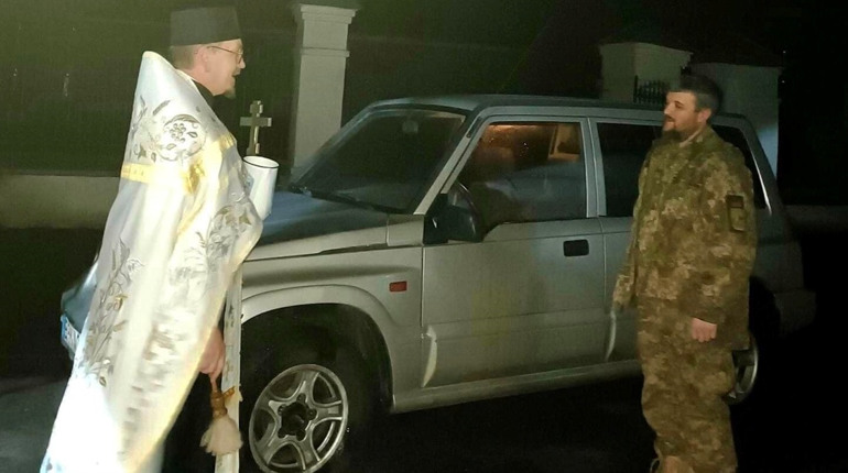 Дванадцятий автомобіль передали з Ніжинської Покровської парафії захисникам