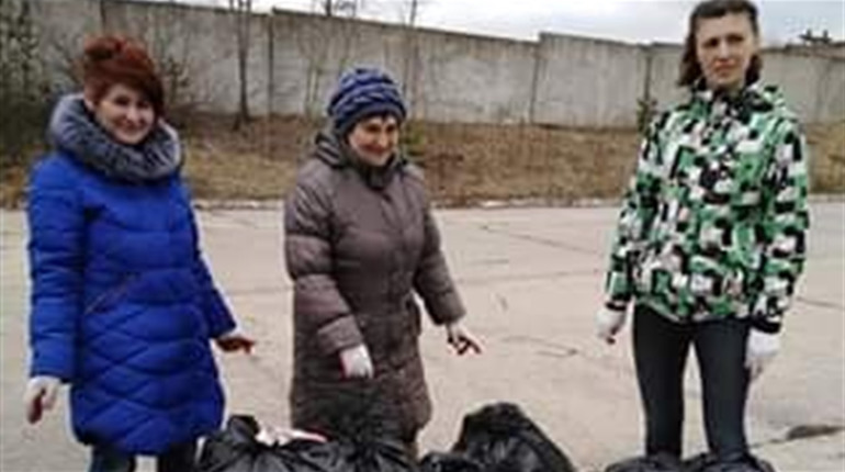 У Вараші волонтери-баптисти почали добровільну акцію зі збору сміття