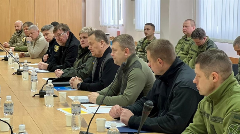 У Вараші обговорили посилення оборони Рівненщини із командувачем об’єднаних сил ЗСУ