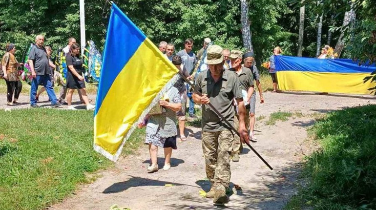 Менщина попрощалася з Героєм — Юрієм Куценком