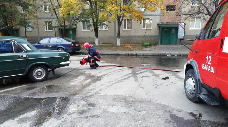 У Вараші через витік бензину міг спалахнути автомобіль
