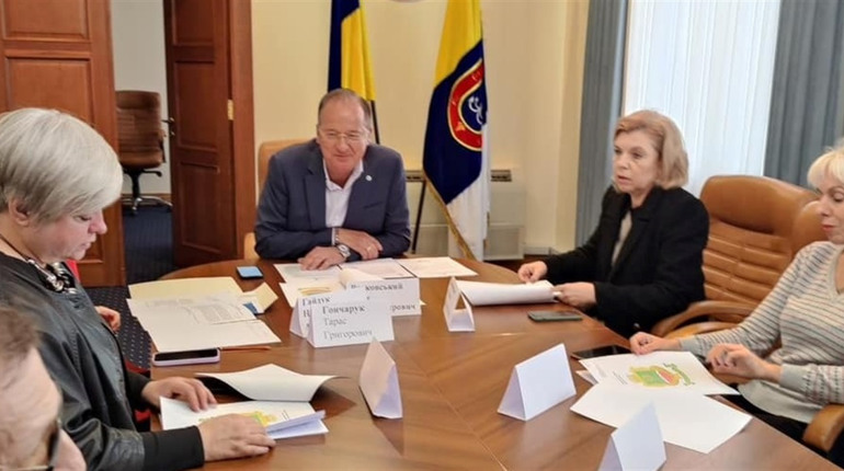 На засіданні Геральдичної колегії Одеської облради Нерубайську затвердили герб та прапор