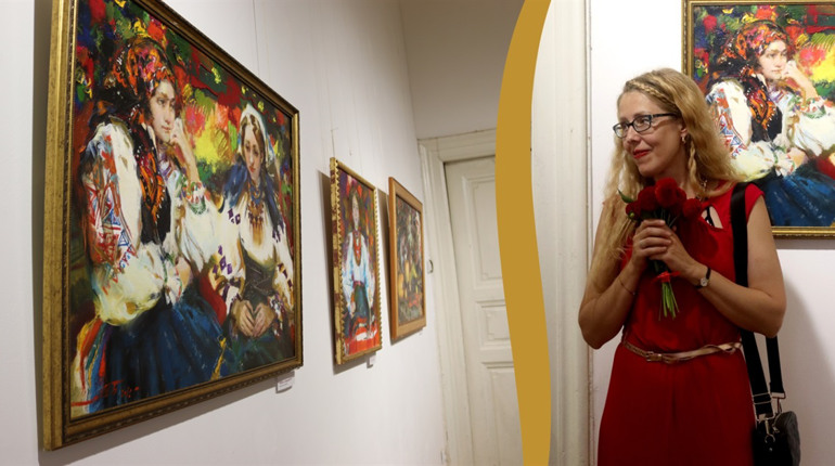 “Так людина торкається до свого коріння”: у Дрогобичі відкрили виставку портретів Катерини Білетіної