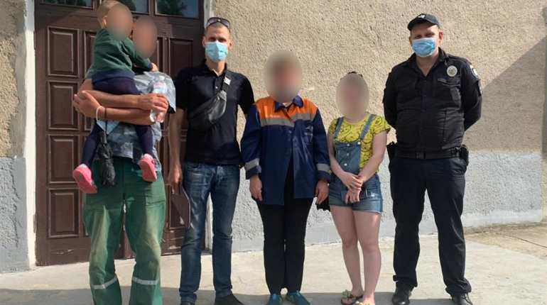 Мачуха залишила 4-річного хлопчика на вокзалі в Херсоні: поліція знайшла батька та повернула дитину