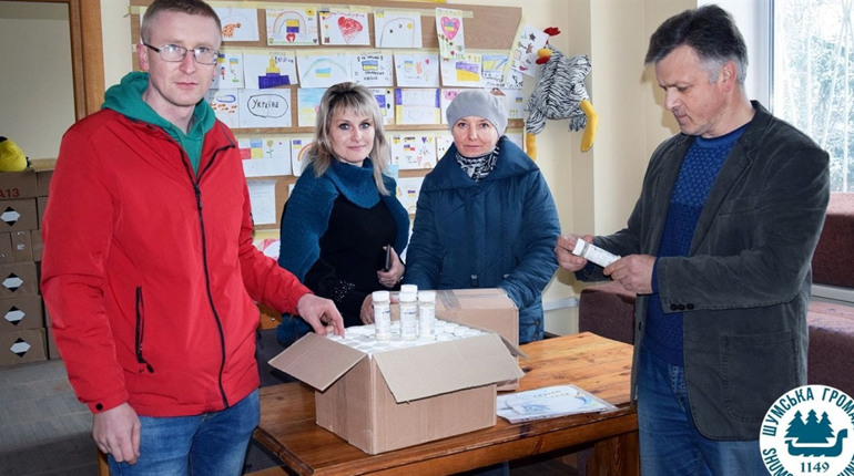 На Кременеччині півтонни російської літератури здали на макулатуру, аби допомогти військовим