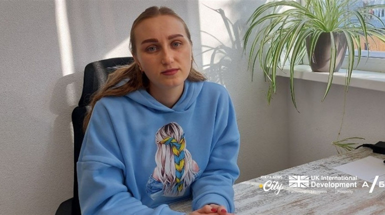 Жінка, яка чекає з війни одразу двох: історія Вікторії Буковської – дружини і доньки захисників