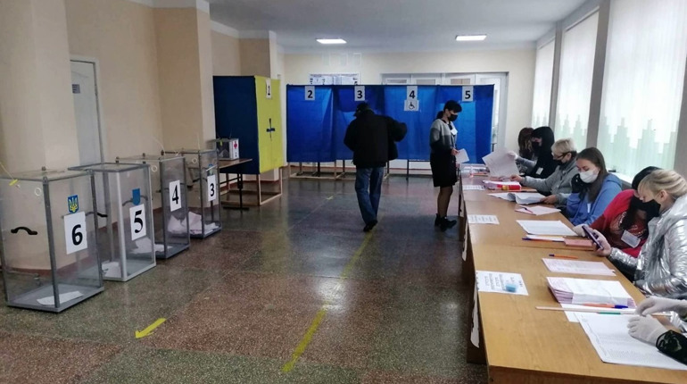 ОПОРА повідомила, які порушення були зафіксовані під час місцевих виборів у Херсоні 