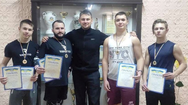 Чемпіонат області із пауерліфтингу та жиму лежачи: у звягельчан вісім призових місць