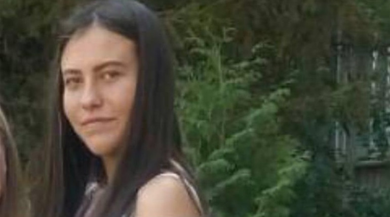 Пішла в школу та не повернулася додому: поліція розшукує 14-річну дівчину з Нерубайського 