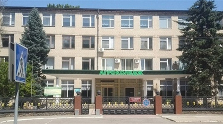 Викладачка Новокаховського агроколеджу отримала підозру