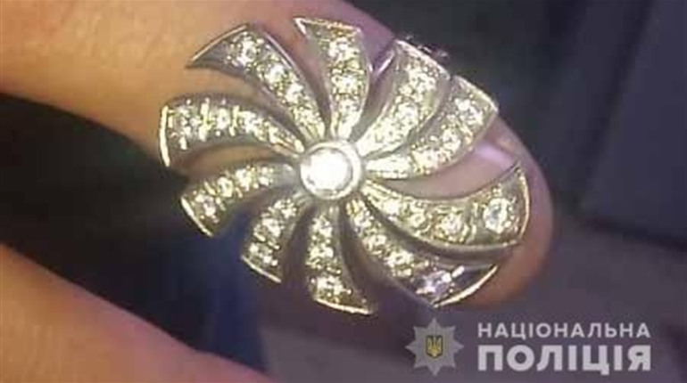 Викрали в Жмеринці, а здавали в ломбард у Вінниці: поліцейські затримали злодіїв 
