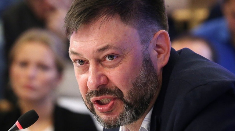 У Москві помер Кирило Вишинський: пропагандист, якого судили в Херсоні та обміняли