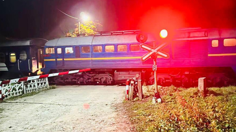 На Одещині потяг переїхав ноги жінці: вона переходила через залізничні колії