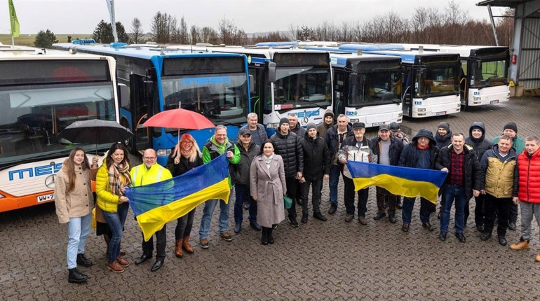 Німецька компанія передала для Рівненщини дев'ять автобусів – Володимирецька громада отримала один