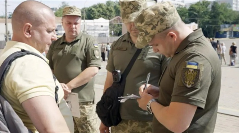 Для ТЦК хочуть переписати правила: що може змінитися з повістками та мобілізацією