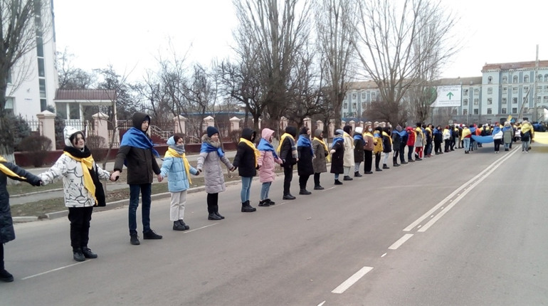 За місяць до війни: як у Новій Каховці востаннє відзначали День Соборності (фото, відео)