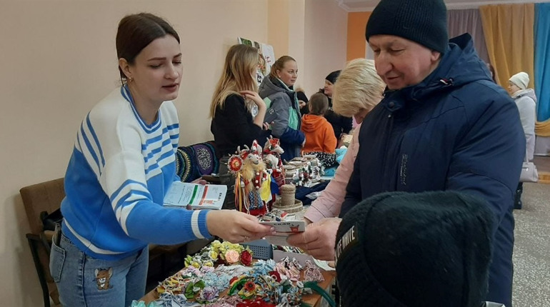 У селі Береза зібрали 11 000 гривень для захисників на благодійному ярмарку