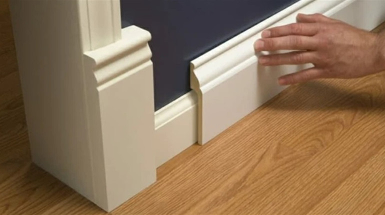 Плінтус у тон стін чи підлоги: що виглядає краще