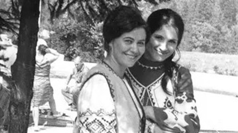 Як чортків'янка Христина Яремчук 55 літ назад зі Софією Ротару сфотографувалася