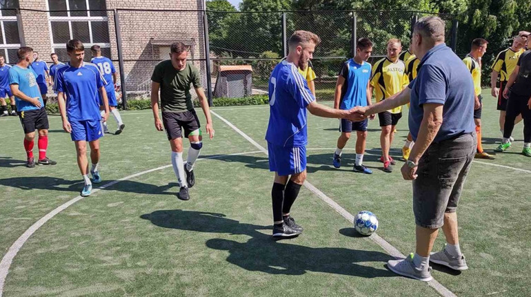 У Первомайську вже відоме ім'я чемпіона відкритої першості з футболу. Матчі ще тривають