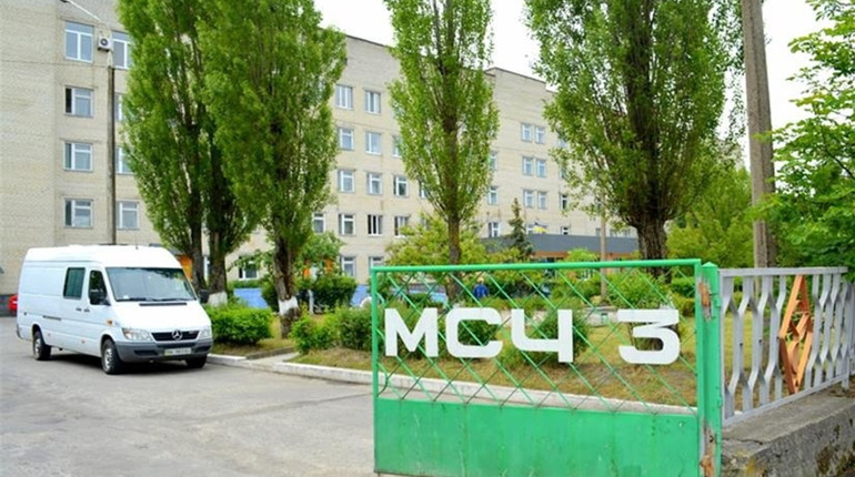 У Вараській лікарні медики залишилися без зарплати