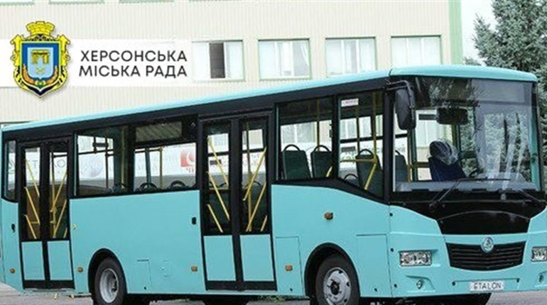 У Херсоні на маршрути комунальних автобусів виходять лише вакциновані водії